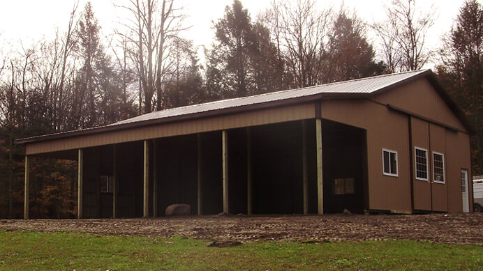 256 – Equestrian Pole Barn With Large Lean To