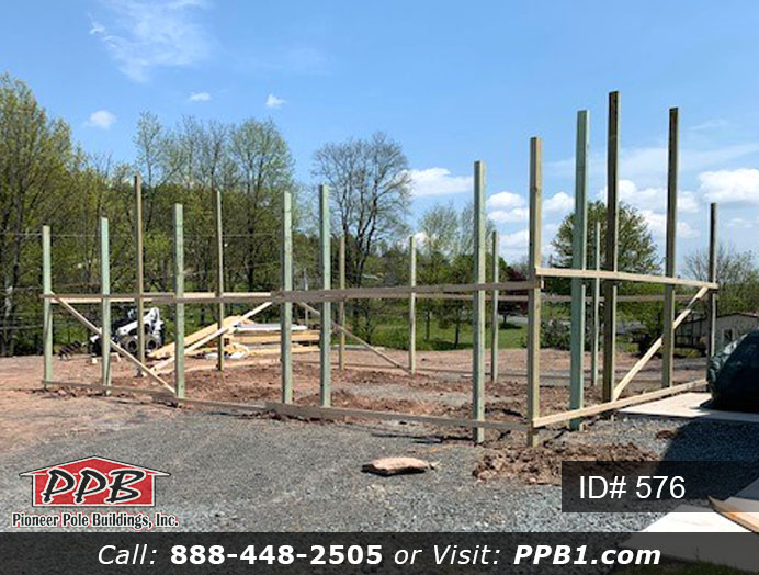 Pole Building Dimensions: 24’ W x 40’ L x 10’ 4” H (ID# 576) Two-Tone and Two Car Garage 24’ Standard Trusses, 4’ on Center 4/12 Pitch Colors: Two-Tone Siding Color: Upper Color: Slate Lower Color: Charcoal Roofing Color: Black Trim Color: White