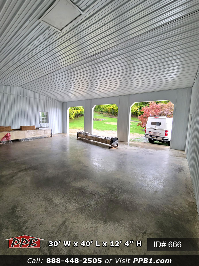 Liner Panel in Garage - 666 - Tan Three-Car Garage