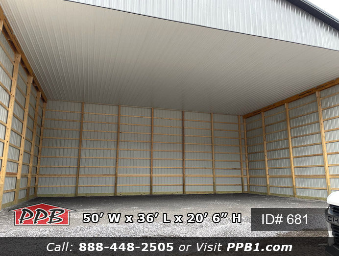 Three sided building with liner panel on ceiling